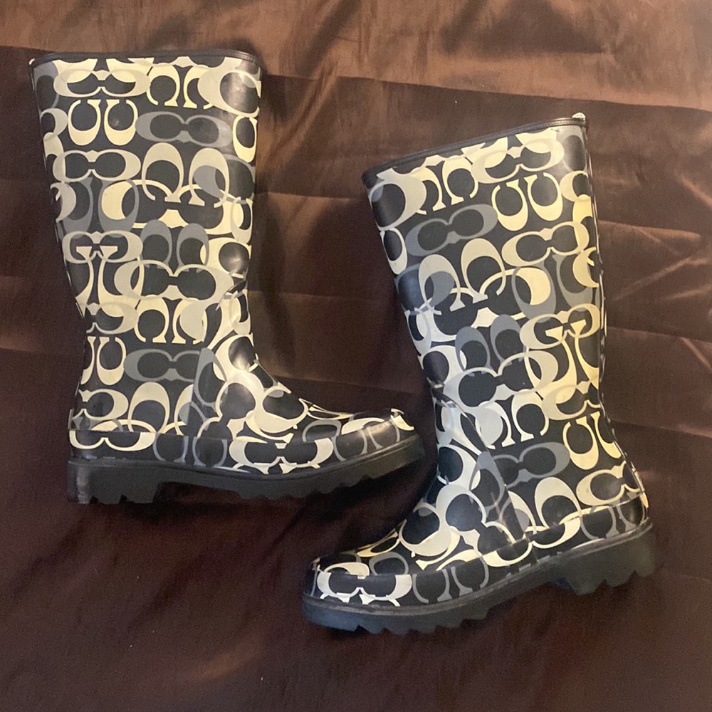 ๐ Coach Signature Rain Boots - size 7 - Picture 4 of 5
